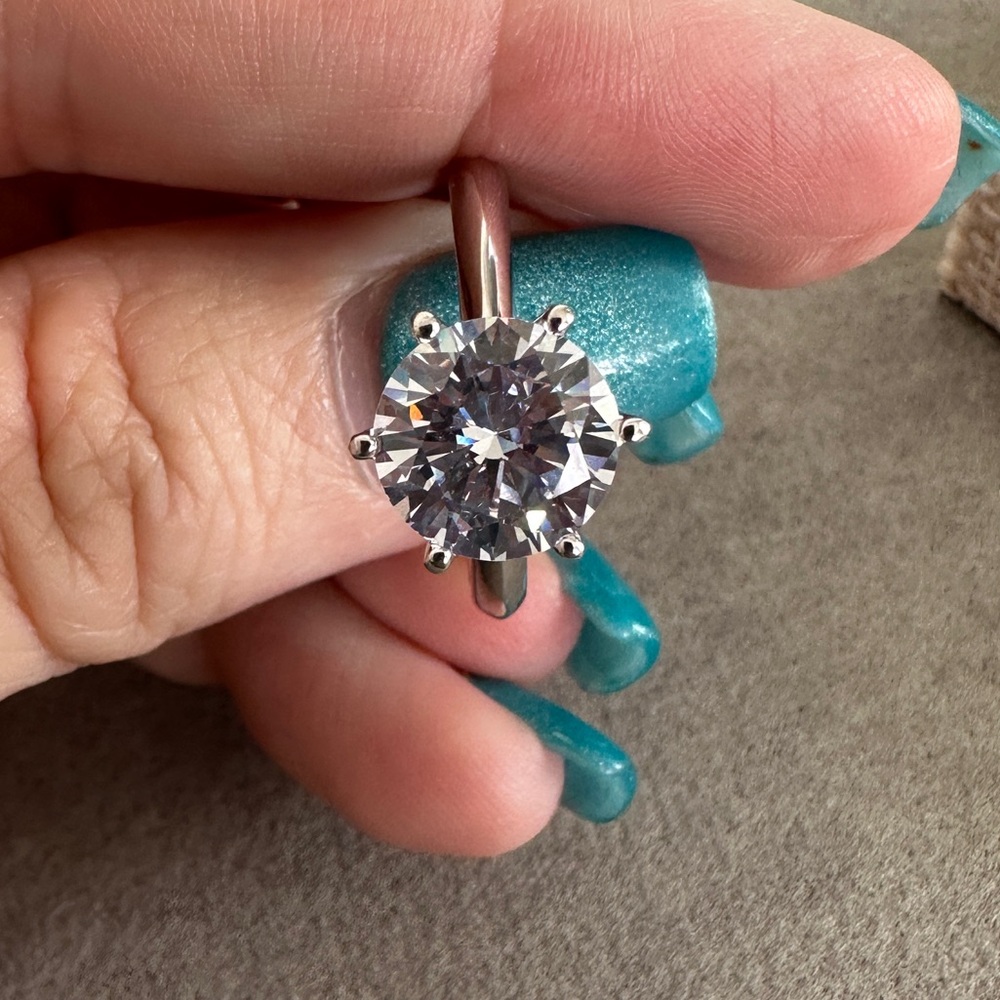 CZ & Sterling Silver engagement style ring - Picture 6 of 9